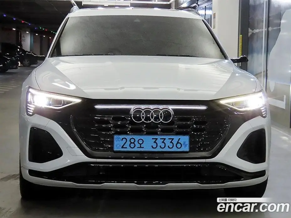 Audi Q8 e-tron 2024 автомат (гидро), фото 2 Audi Q8 e-tron 2024 автомат (гидро), фото 2
