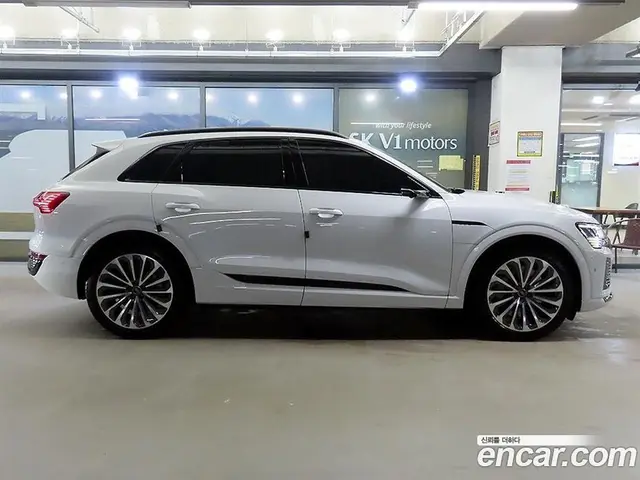 Audi Q8 e-tron 2024 автомат (гидро), миниатюра 3 Audi Q8 e-tron 2024 автомат (гидро), миниатюра 3
