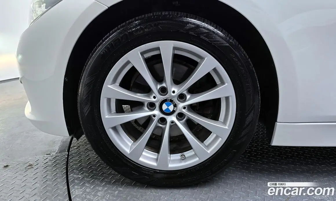 BMW 3 серия 2018 2.0 автомат (гидро), фото 4