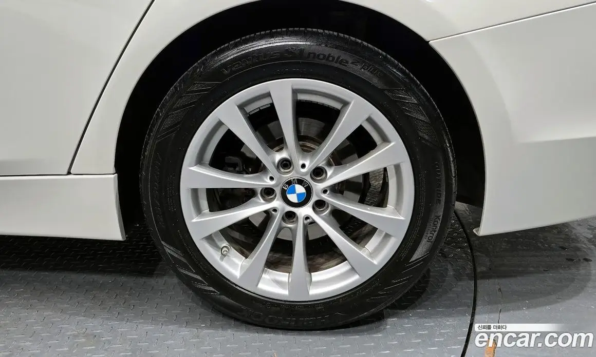 BMW 3 серия 2018 2.0 автомат (гидро), фото 6