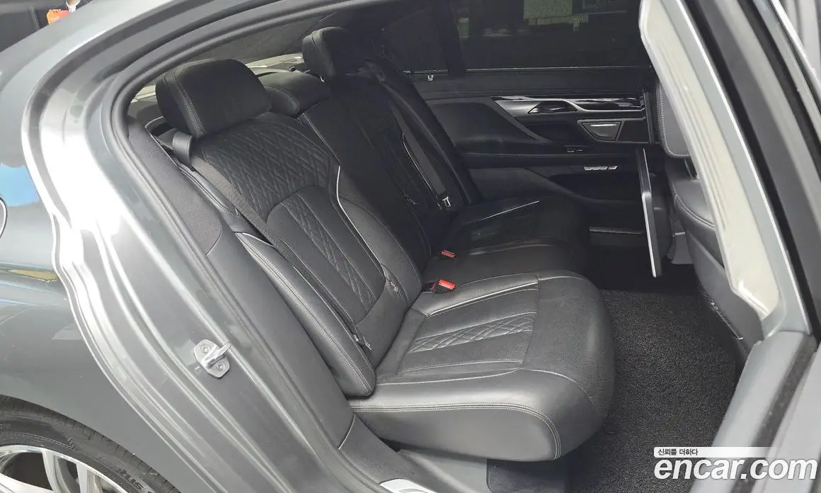 BMW 7 серия 2017 3.0 автомат (гидро), фото 17