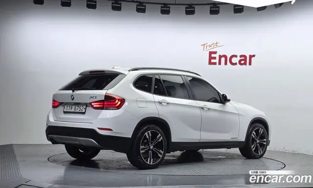 BMW X1 2015 2.0 автомат (гидро), миниатюра 2