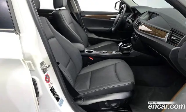 BMW X1 2015 2.0 автомат (гидро), миниатюра 11