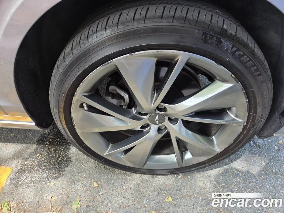 Genesis GV70 2021 2.5 автомат (гидро), фото 15 Genesis GV70 2021 2.5 автомат (гидро), фото 15