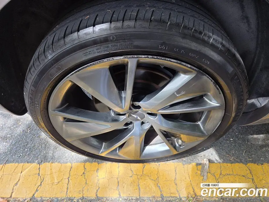 Genesis GV70 2021 2.5 автомат (гидро), фото 16 Genesis GV70 2021 2.5 автомат (гидро), фото 16