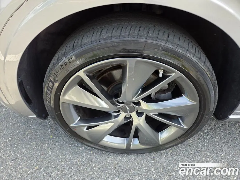 Genesis GV70 2021 2.5 автомат (гидро), фото 18 Genesis GV70 2021 2.5 автомат (гидро), фото 18