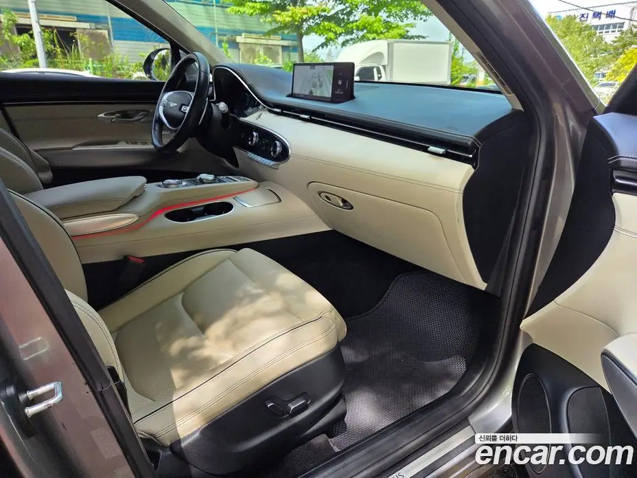 Genesis GV70 2021 2.5 автомат (гидро), фото 20 Genesis GV70 2021 2.5 автомат (гидро), фото 20