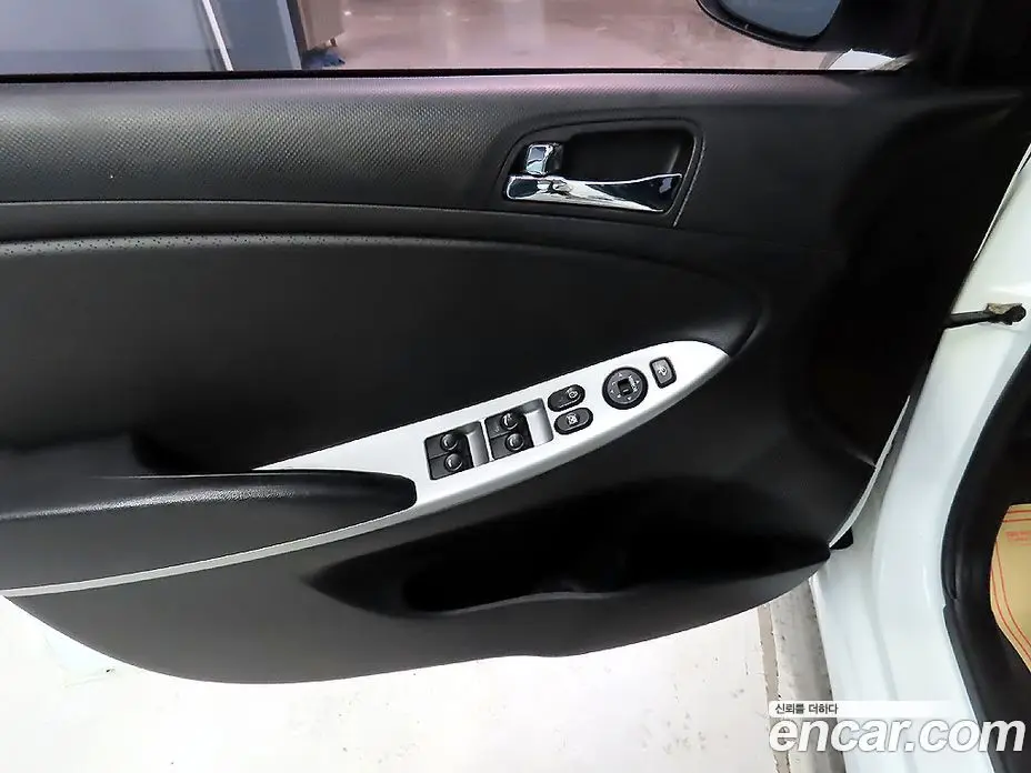 Hyundai Accent 2013 1.4 автомат (гидро), фото 13
