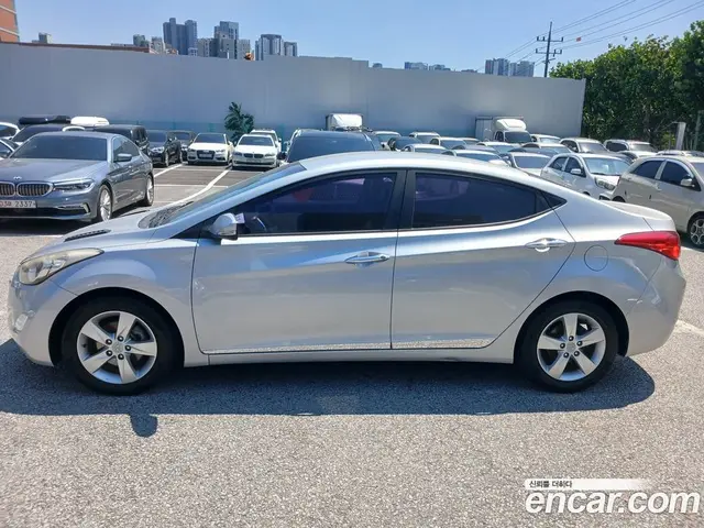Hyundai Avante 2012 1.6 автомат (гидро), миниатюра 4 Hyundai Avante 2012 1.6 автомат (гидро), миниатюра 4