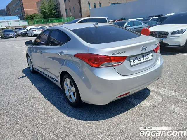 Hyundai Avante 2012 1.6 автомат (гидро), миниатюра 5 Hyundai Avante 2012 1.6 автомат (гидро), миниатюра 5