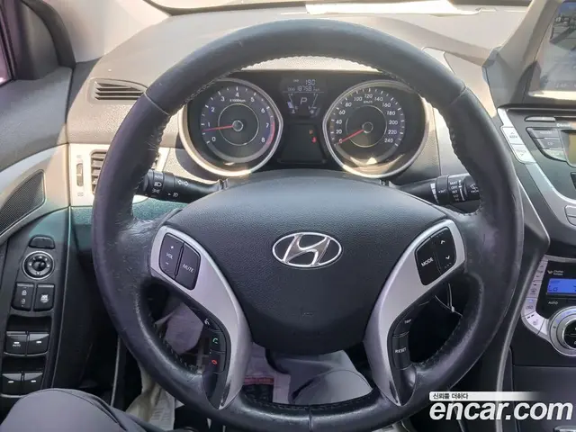 Hyundai Avante 2012 1.6 автомат (гидро), миниатюра 10 Hyundai Avante 2012 1.6 автомат (гидро), миниатюра 10