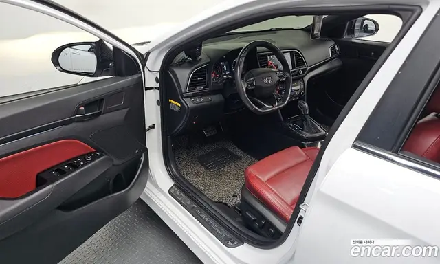 Hyundai Avante 2016 1.6 автомат (гидро), миниатюра 12