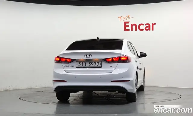 Hyundai Avante 2018 1.6 автомат (гидро), миниатюра 4