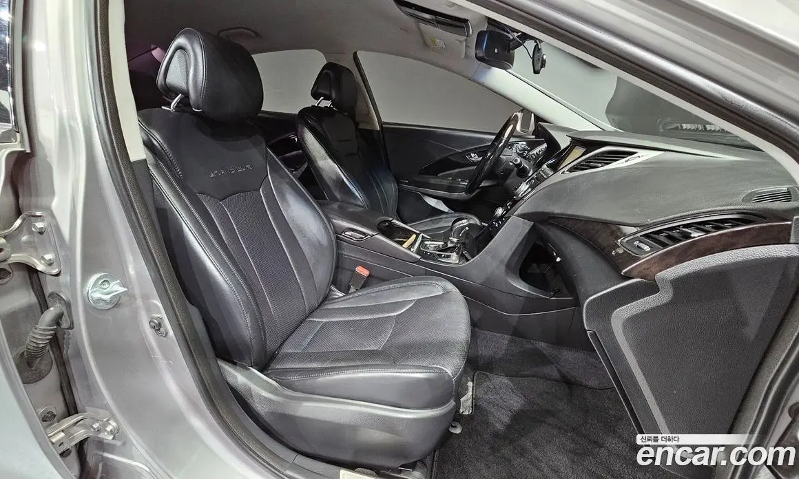 Hyundai Grandeur 2013 3.0 автомат (гидро), фото 10 Hyundai Grandeur 2013 3.0 автомат (гидро), фото 10