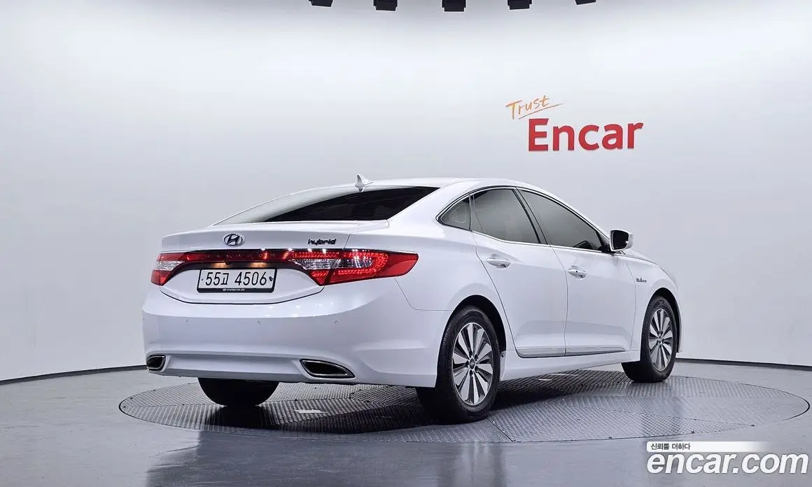 Hyundai Grandeur 2014 2.4 автомат (гидро), фото 2 Hyundai Grandeur 2014 2.4 автомат (гидро), фото 2