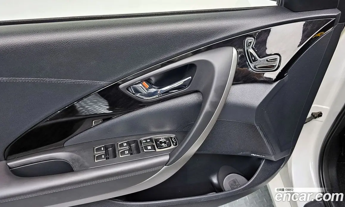 Hyundai Grandeur 2014 2.4 автомат (гидро), фото 16 Hyundai Grandeur 2014 2.4 автомат (гидро), фото 16