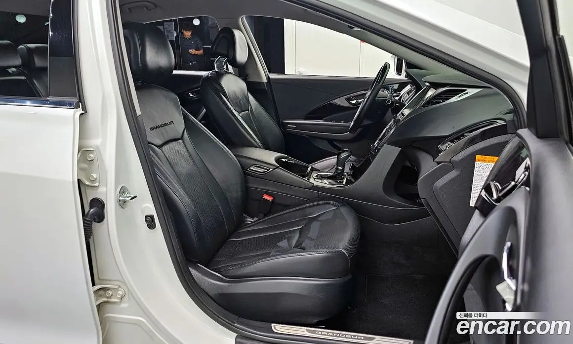 Hyundai Grandeur 2014 2.4 автомат (гидро), фото 10 Hyundai Grandeur 2014 2.4 автомат (гидро), фото 10