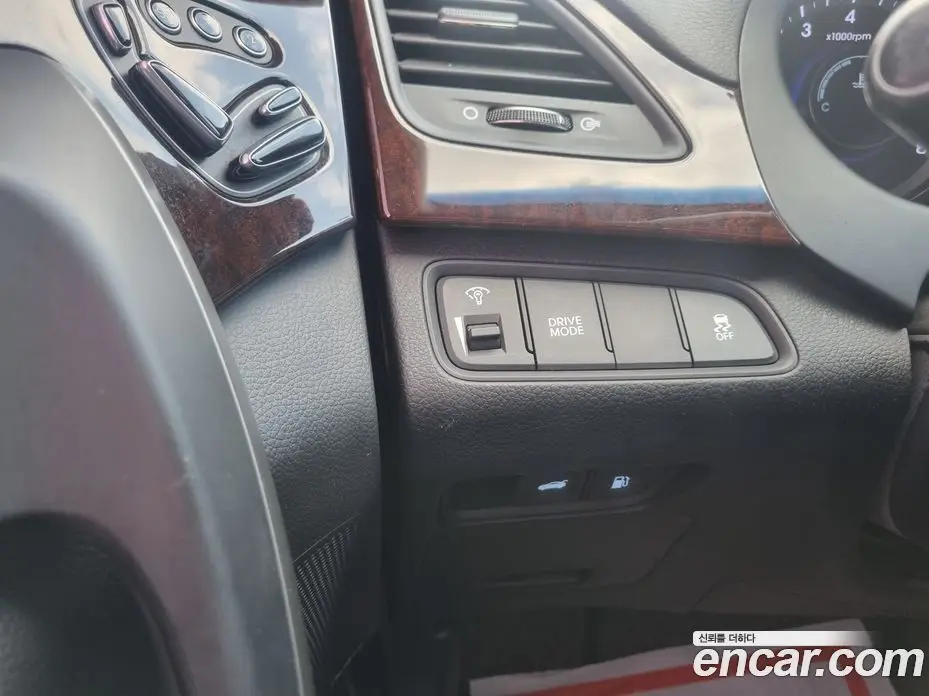 Hyundai Grandeur 2014 3.0 автомат (гидро), фото 14