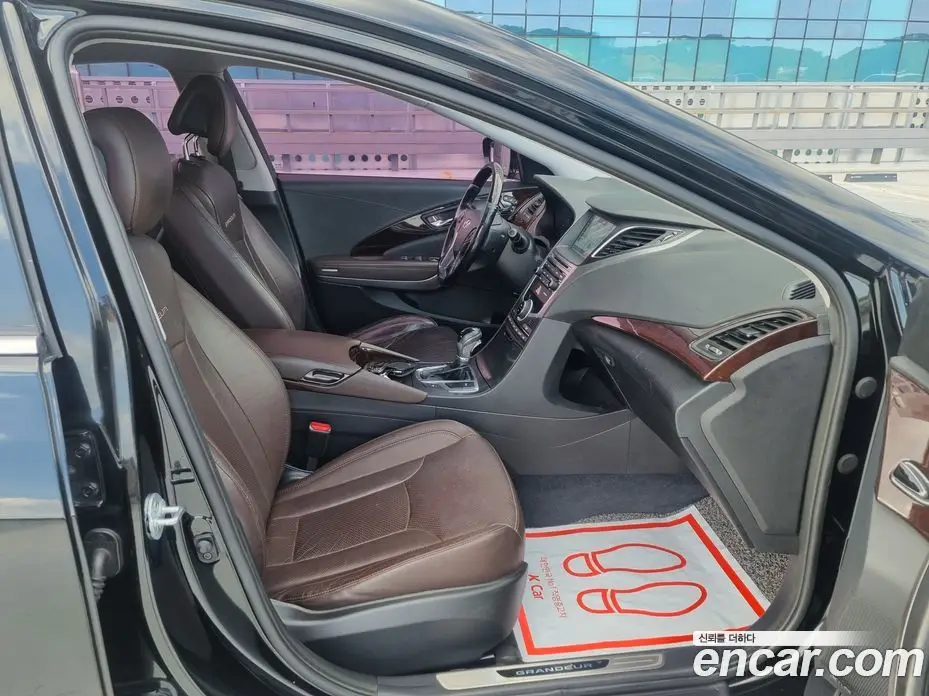 Hyundai Grandeur 2014 3.0 автомат (гидро), фото 18