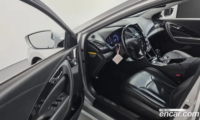 Hyundai Grandeur 2015 2.4 автомат (гидро), миниатюра 11 Hyundai Grandeur 2015 2.4 автомат (гидро), миниатюра 11
