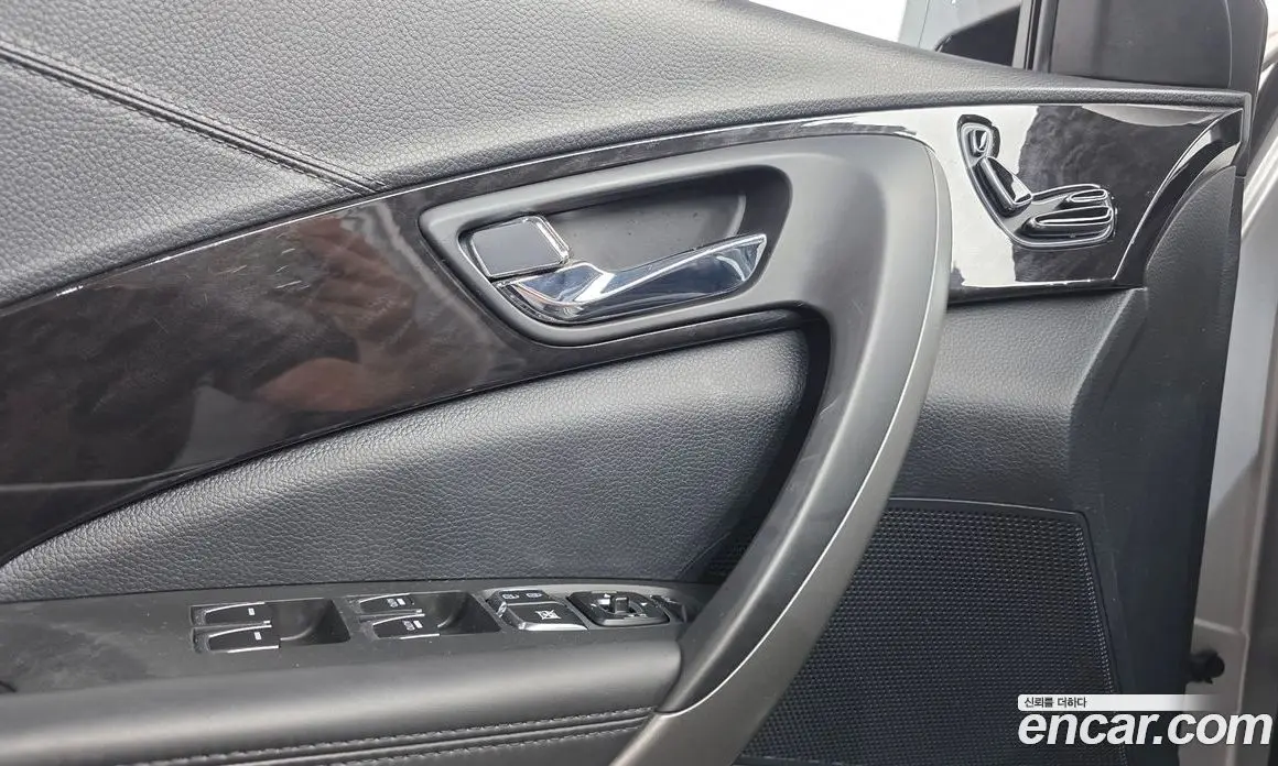 Hyundai Grandeur 2015 2.4 автомат (гидро), фото 12 Hyundai Grandeur 2015 2.4 автомат (гидро), фото 12