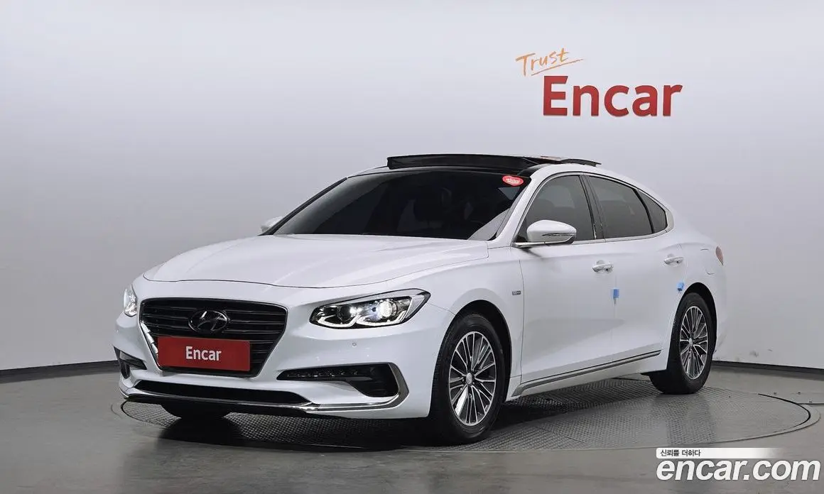 Hyundai Grandeur 2018 2.4 автомат (гидро), фото 1