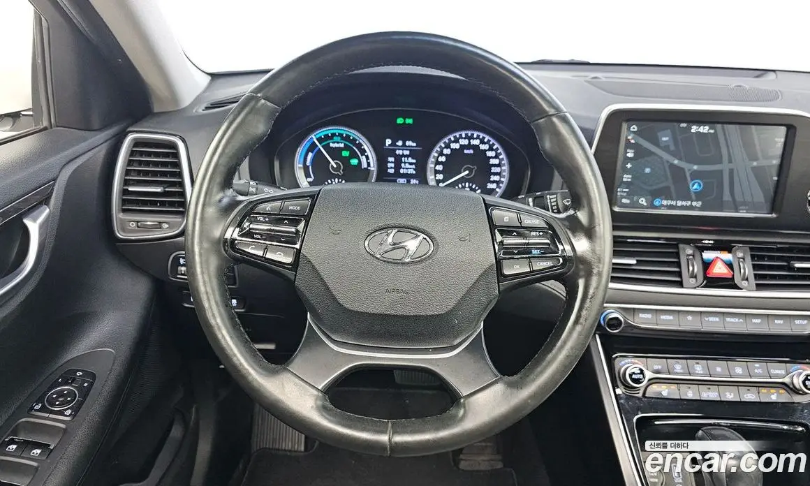 Hyundai Grandeur 2018 2.4 автомат (гидро), фото 13