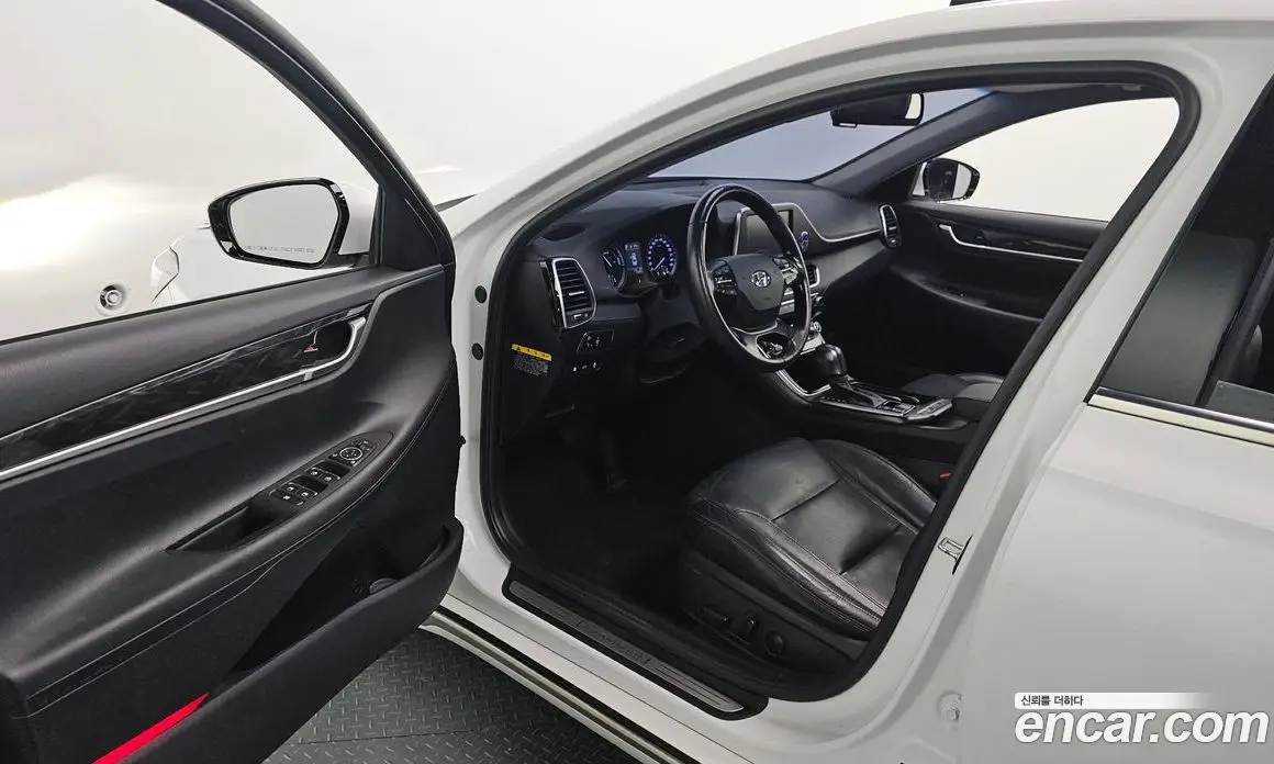 Hyundai Grandeur 2018 2.4 автомат (гидро), фото 10