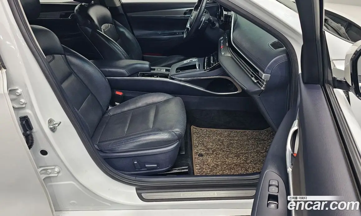 Hyundai Grandeur 2020 2.5 автомат (гидро), фото 16