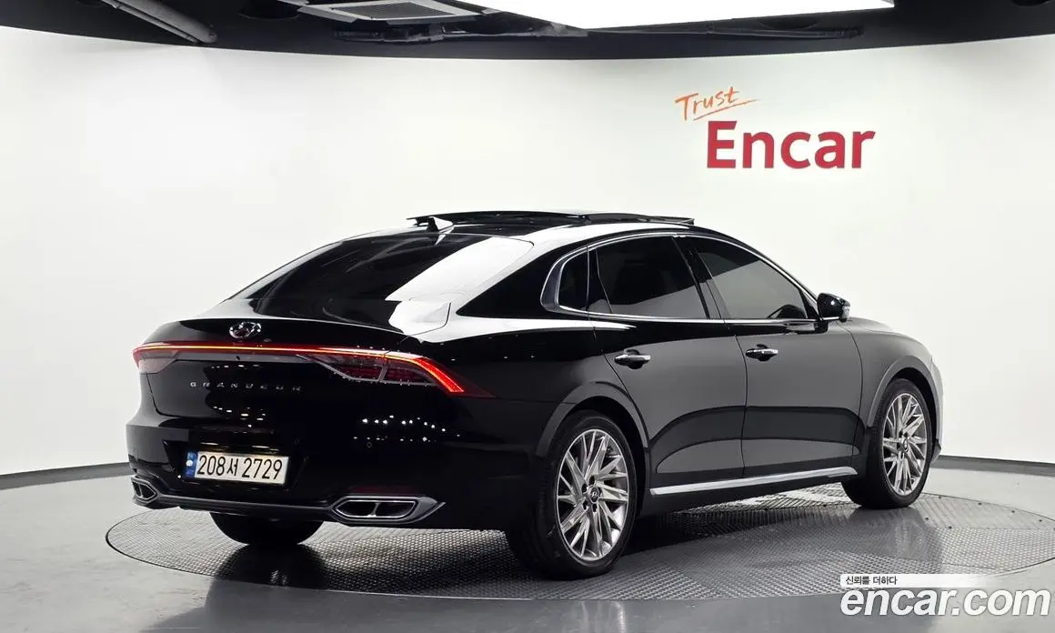 Hyundai Grandeur 2022 2.4 автомат (гидро), фото 2