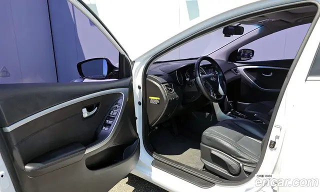 Hyundai i30 2014 1.6 автомат (гидро), миниатюра 10 Hyundai i30 2014 1.6 автомат (гидро), миниатюра 10