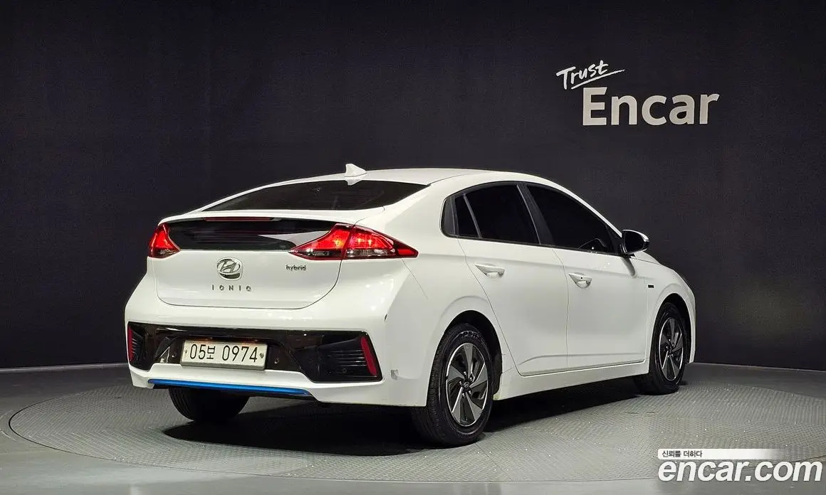 Hyundai Ioniq 2016 1.6 автомат (гидро), фото 2 Hyundai Ioniq 2016 1.6 автомат (гидро), фото 2