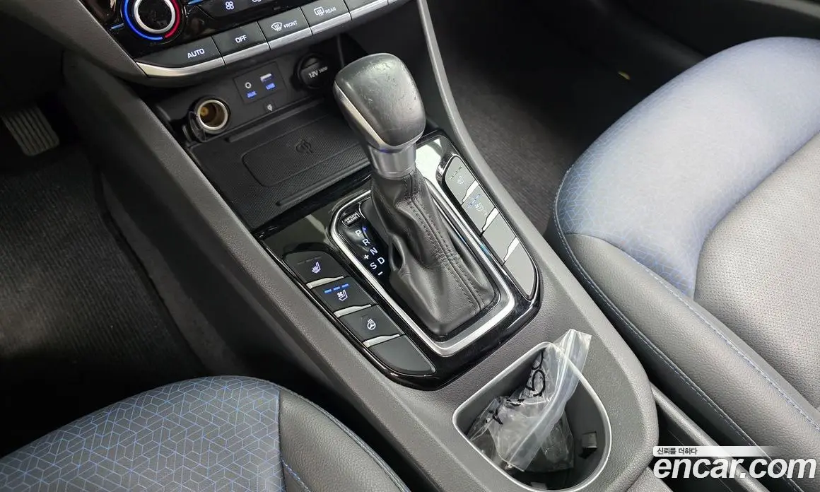 Hyundai Ioniq 2016 1.6 автомат (гидро), фото 12 Hyundai Ioniq 2016 1.6 автомат (гидро), фото 12