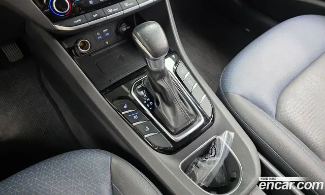 Hyundai Ioniq 2016 1.6 автомат (гидро), миниатюра 12