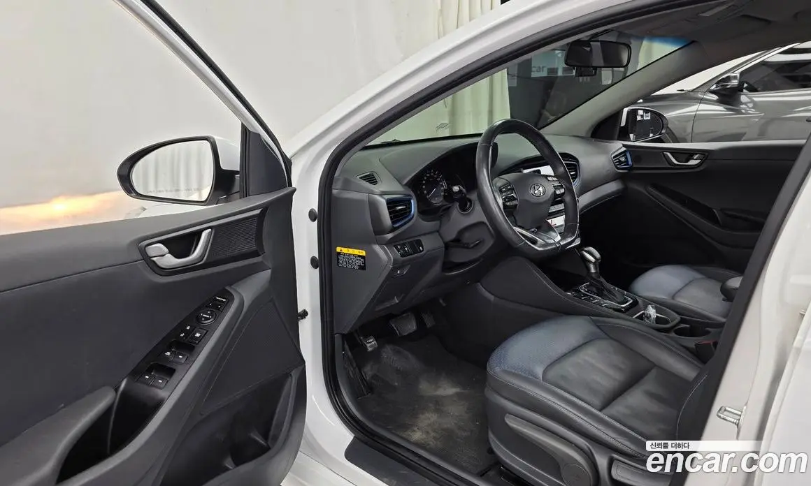 Hyundai Ioniq 2016 1.6 автомат (гидро), фото 13 Hyundai Ioniq 2016 1.6 автомат (гидро), фото 13
