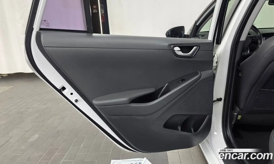 Hyundai Ioniq 2016 1.6 автомат (гидро), фото 15 Hyundai Ioniq 2016 1.6 автомат (гидро), фото 15