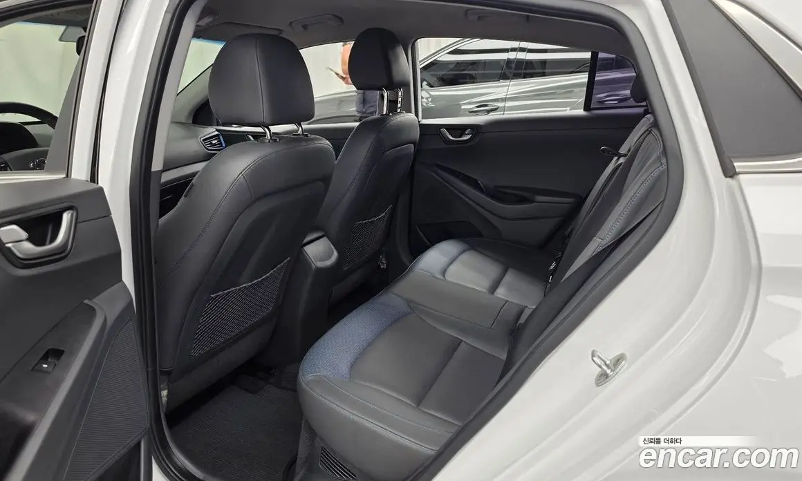 Hyundai Ioniq 2016 1.6 автомат (гидро), фото 16 Hyundai Ioniq 2016 1.6 автомат (гидро), фото 16