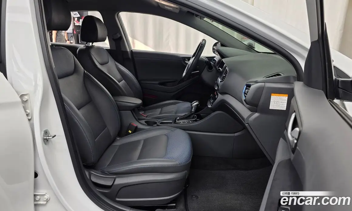Hyundai Ioniq 2016 1.6 автомат (гидро), фото 17 Hyundai Ioniq 2016 1.6 автомат (гидро), фото 17