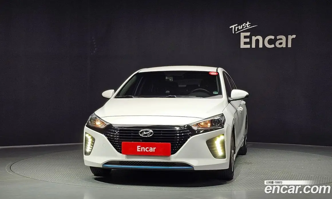Hyundai Ioniq 2016 1.6 автомат (гидро), фото 3 Hyundai Ioniq 2016 1.6 автомат (гидро), фото 3