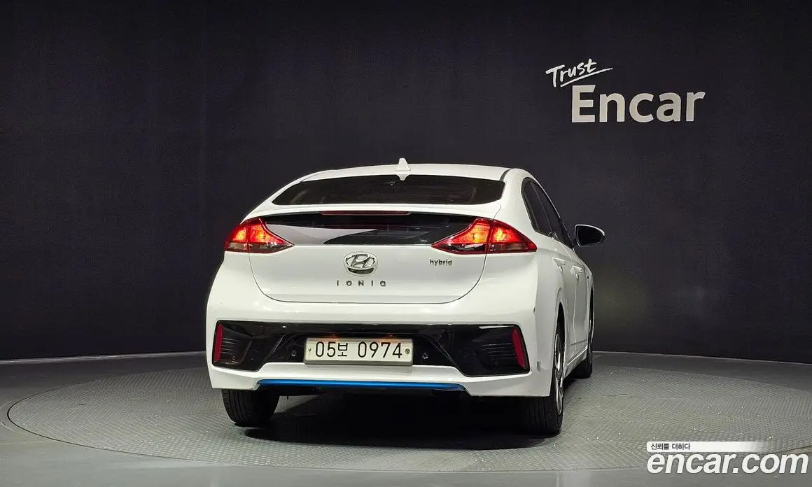 Hyundai Ioniq 2016 1.6 автомат (гидро), фото 4 Hyundai Ioniq 2016 1.6 автомат (гидро), фото 4