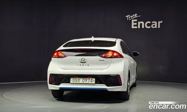 Hyundai Ioniq 2016 1.6 автомат (гидро), миниатюра 4 Hyundai Ioniq 2016 1.6 автомат (гидро), миниатюра 4