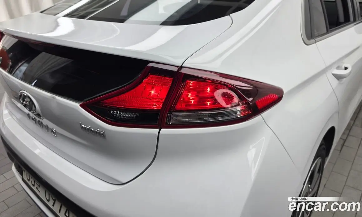 Hyundai Ioniq 2016 1.6 автомат (гидро), фото 9 Hyundai Ioniq 2016 1.6 автомат (гидро), фото 9