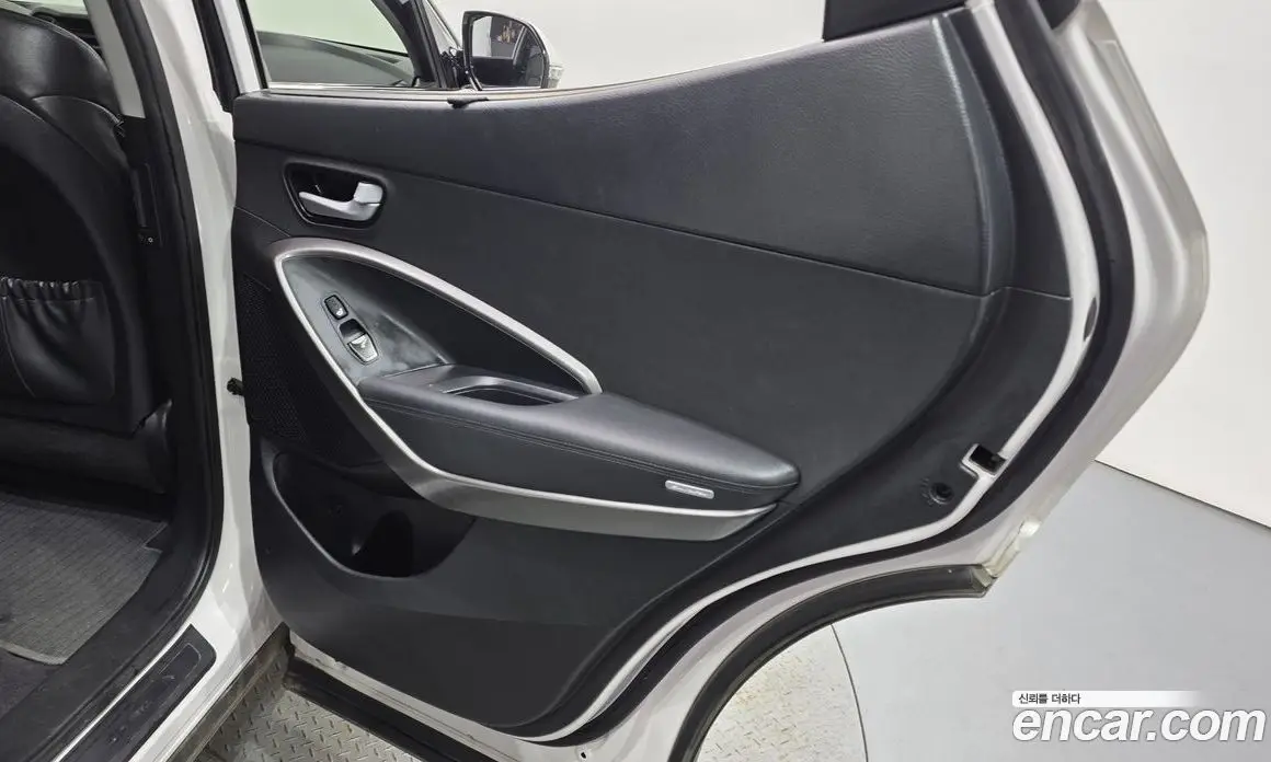 Hyundai Santa Fe 2015 2.0 автомат (гидро), фото 15 Hyundai Santa Fe 2015 2.0 автомат (гидро), фото 15