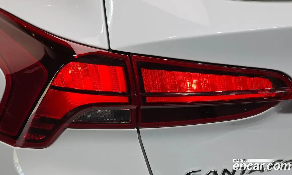 Hyundai Santa Fe 2021 2.2 автомат (гидро), фото 9