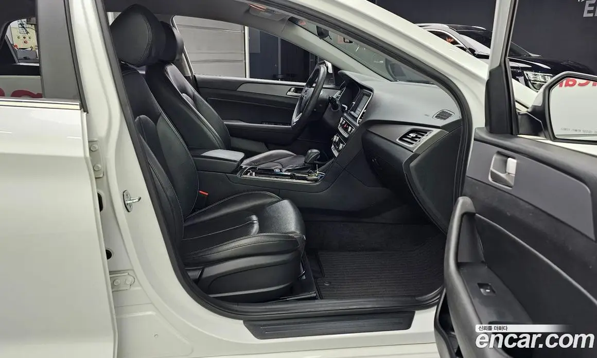 Hyundai Sonata 2017 1.7 автомат (гидро), фото 11 Hyundai Sonata 2017 1.7 автомат (гидро), фото 11