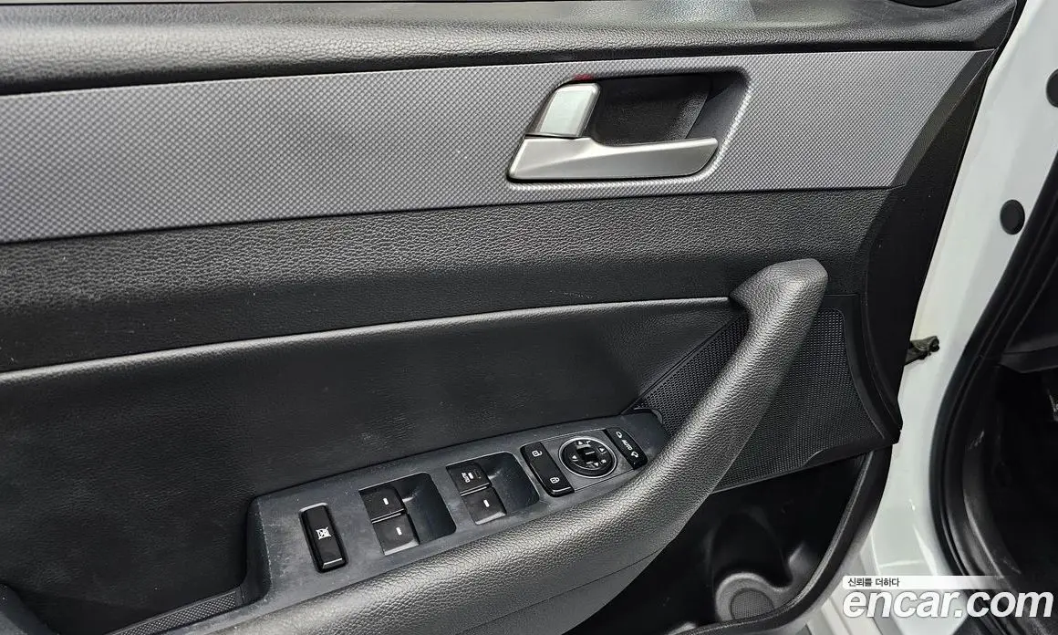 Hyundai Sonata 2017 1.7 автомат (гидро), фото 16 Hyundai Sonata 2017 1.7 автомат (гидро), фото 16