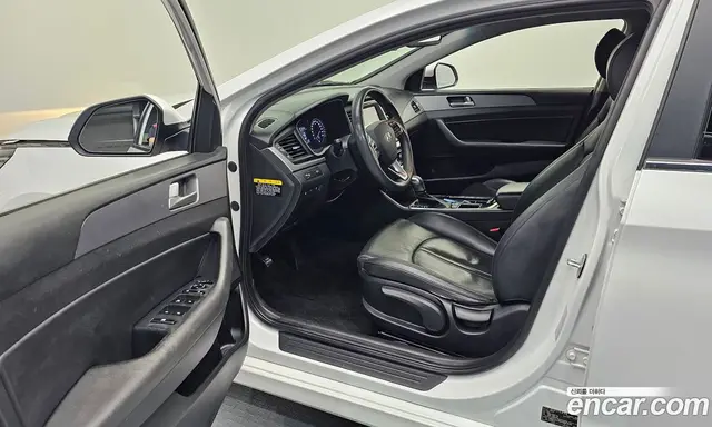 Hyundai Sonata 2017 1.7 автомат (гидро), миниатюра 10 Hyundai Sonata 2017 1.7 автомат (гидро), миниатюра 10