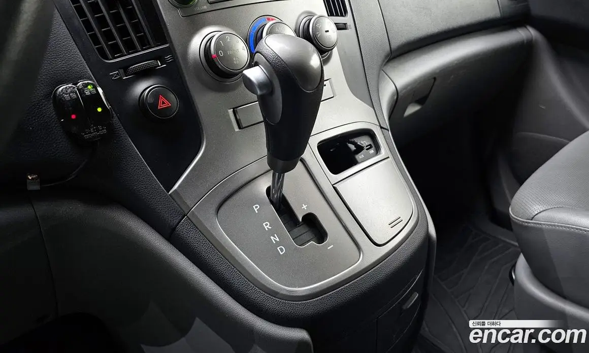Hyundai Starex 2014 2.5 автомат (гидро), фото 9