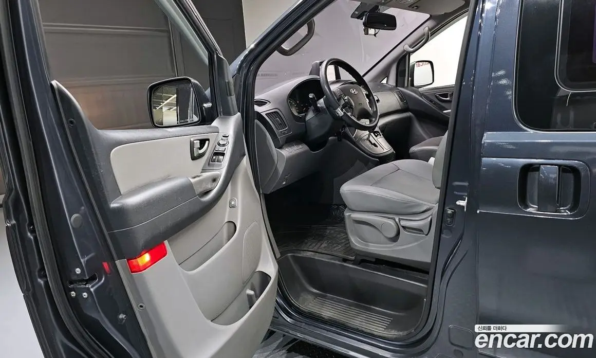 Hyundai Starex 2014 2.5 автомат (гидро), фото 10