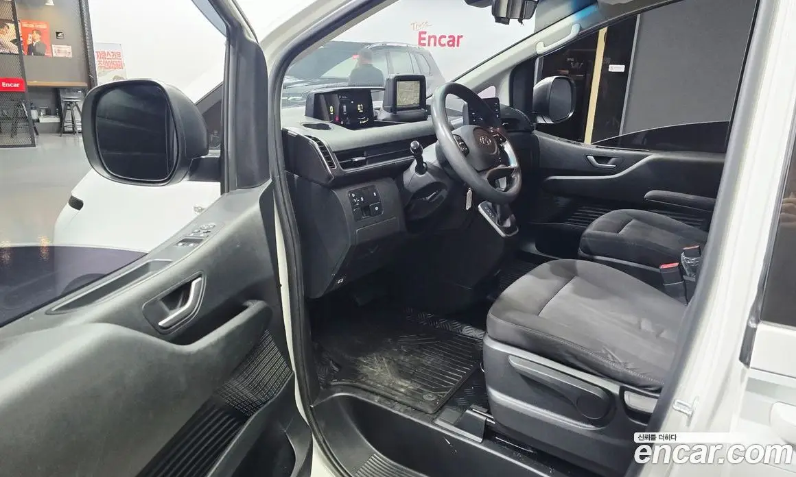 Hyundai Staria 2022 2.2 автомат (гидро), фото 13